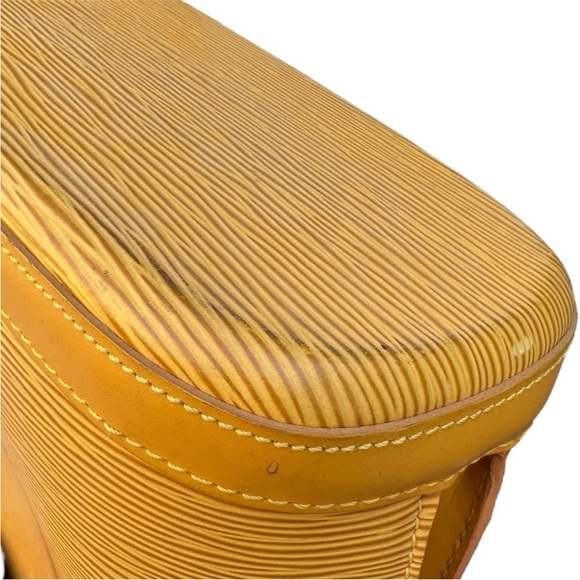 EUC LV (Pristine Interior) Epi Lussac Yellow Leather Louis Vuitton Shoulder Bag - Picture 12 of 12